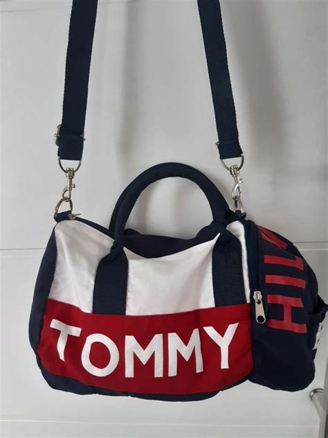 bolsa tommy hilfiger feminina academia